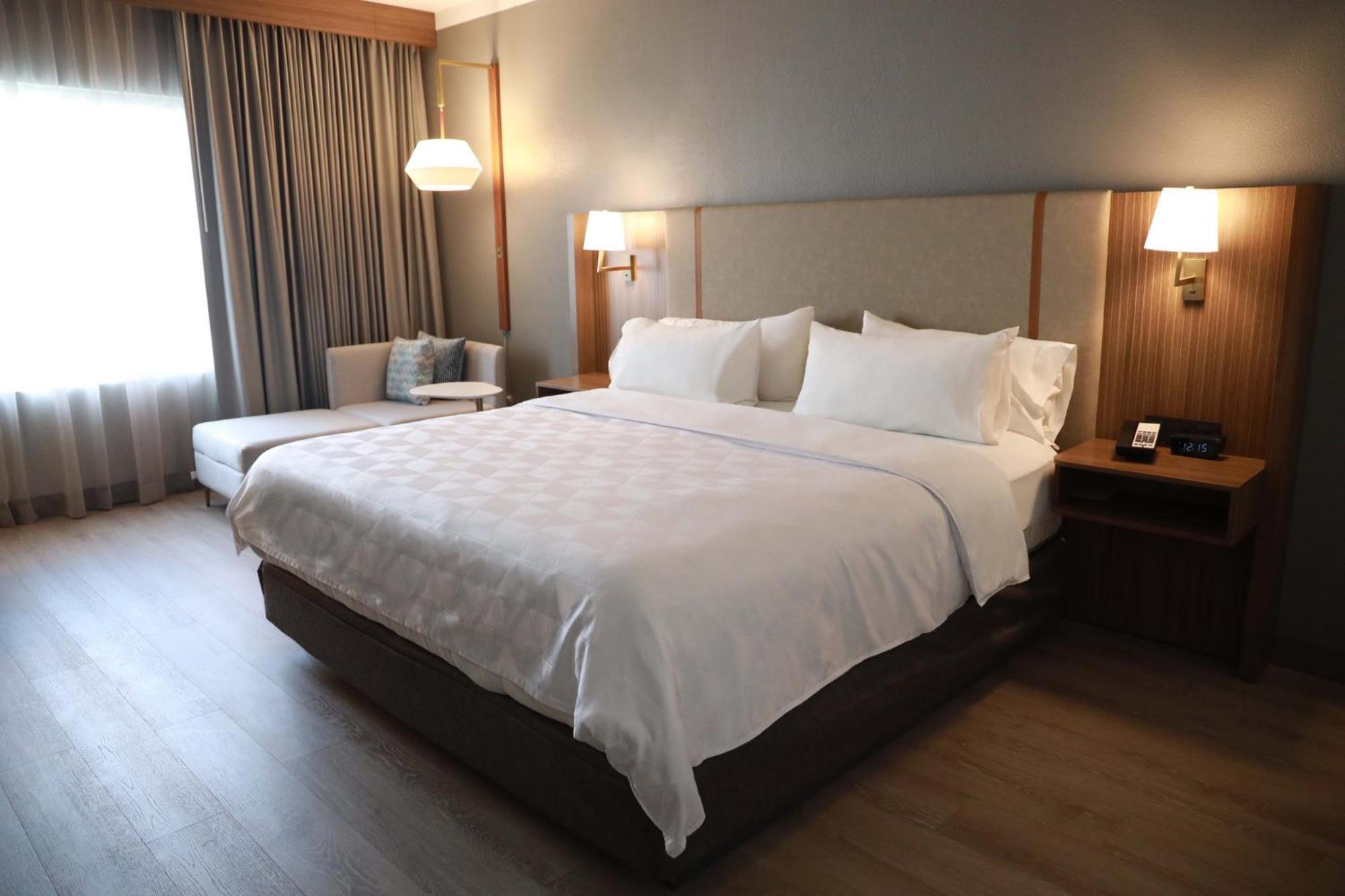 By Ihg Hotel 5*