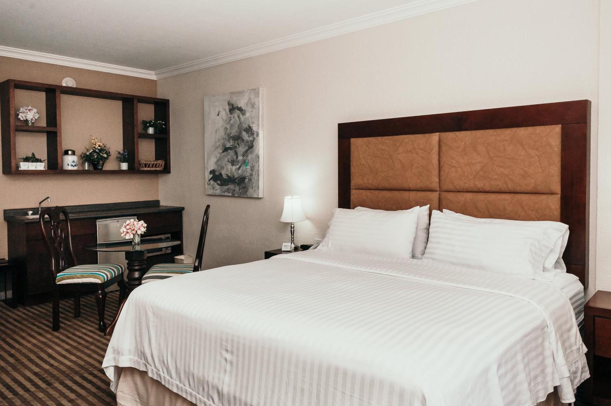 Hotel By Ihg 5*