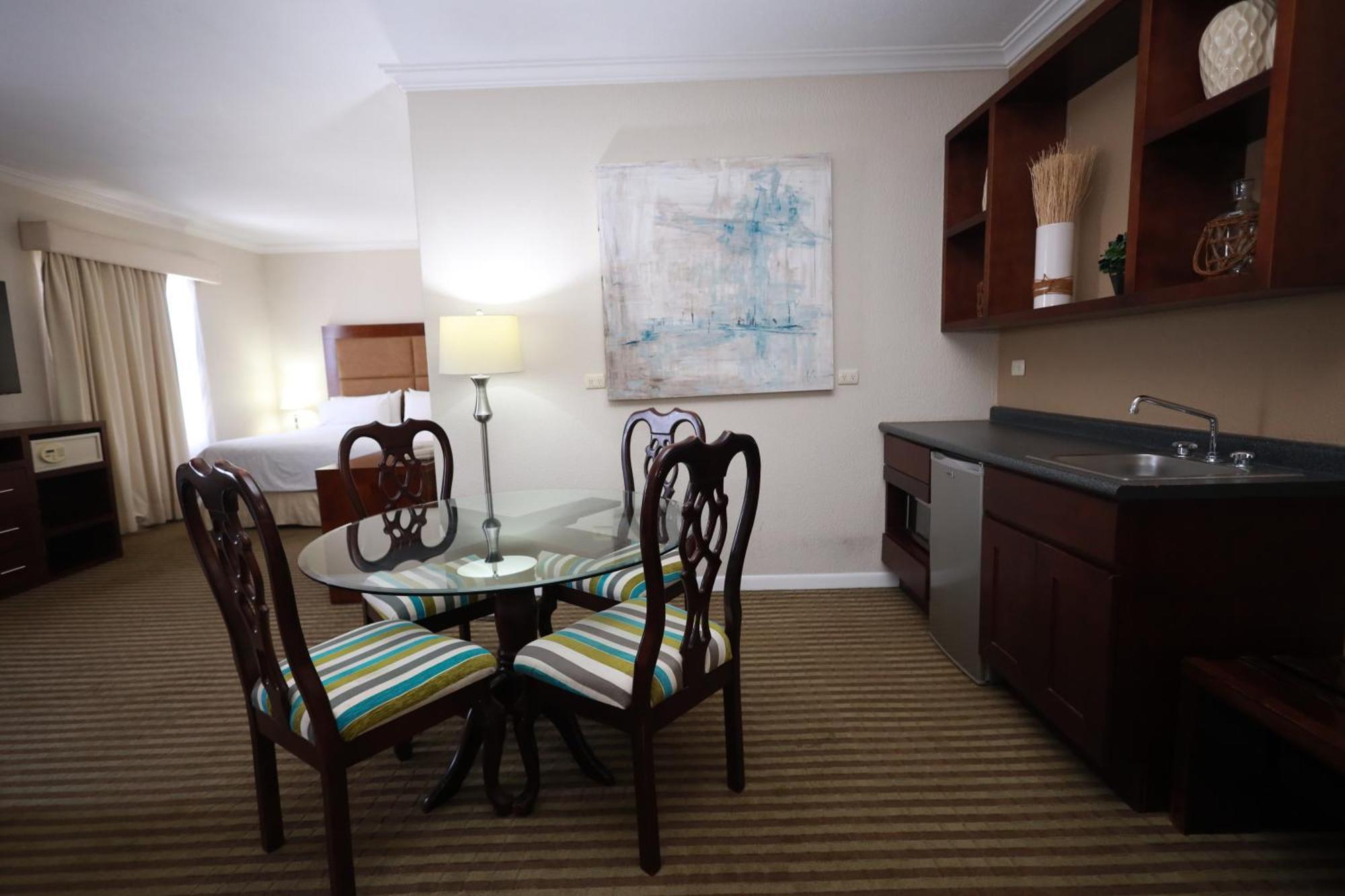 By Ihg Hotel 5*