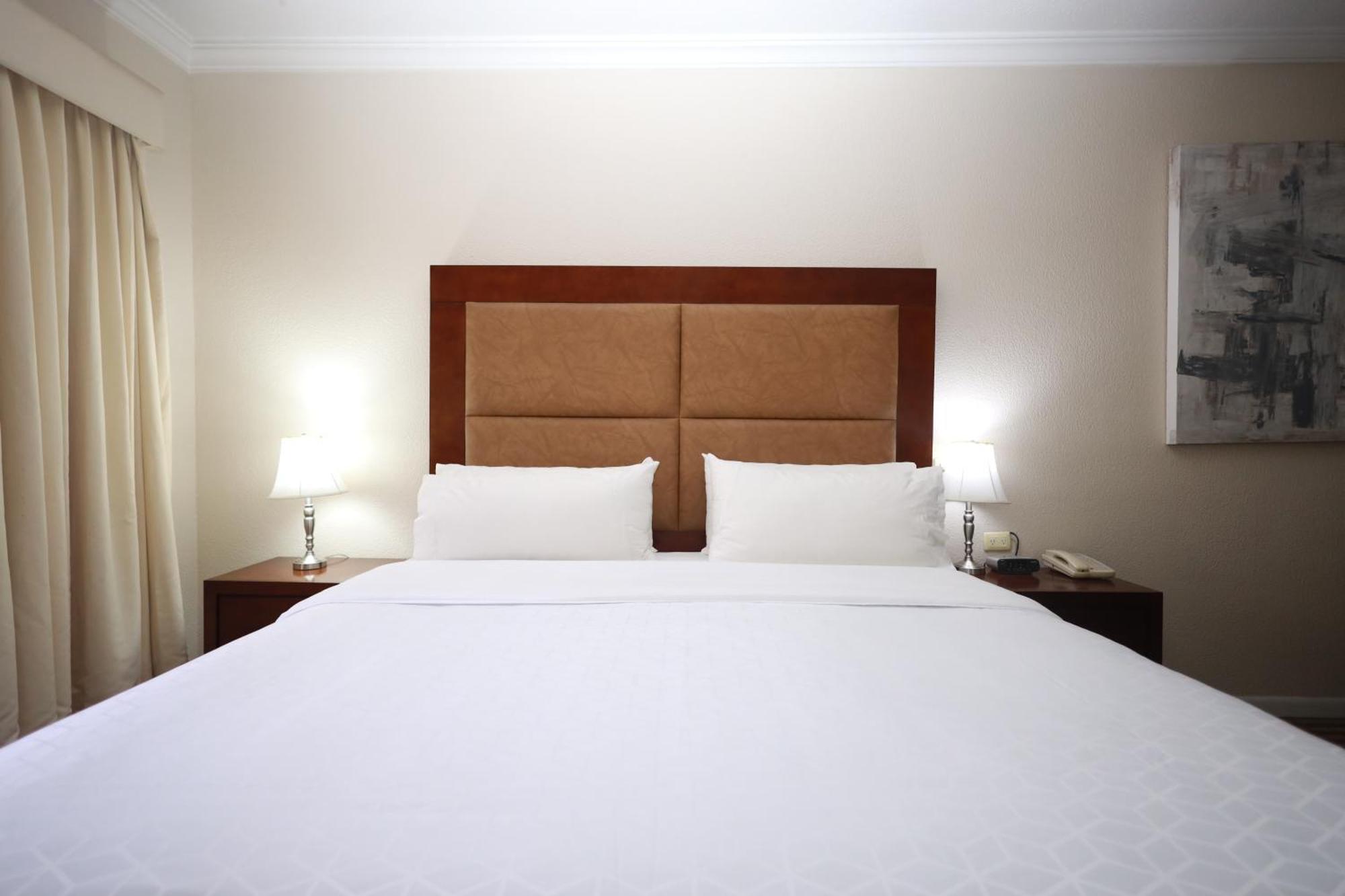 By Ihg Hotel 5*
